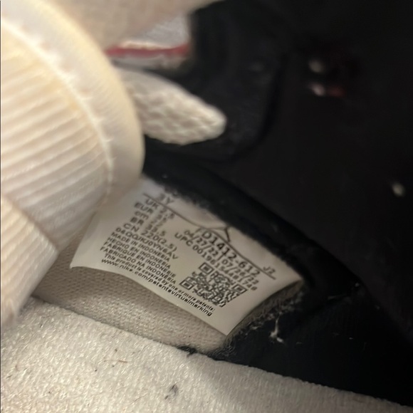 Nike Red and White Sneakers High-Top Classic - Picture 4 of 5